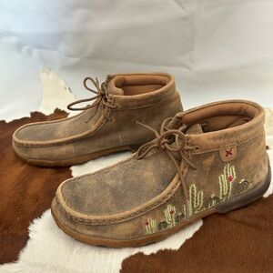 Twisted X Tan Embroidered driving moc shoes